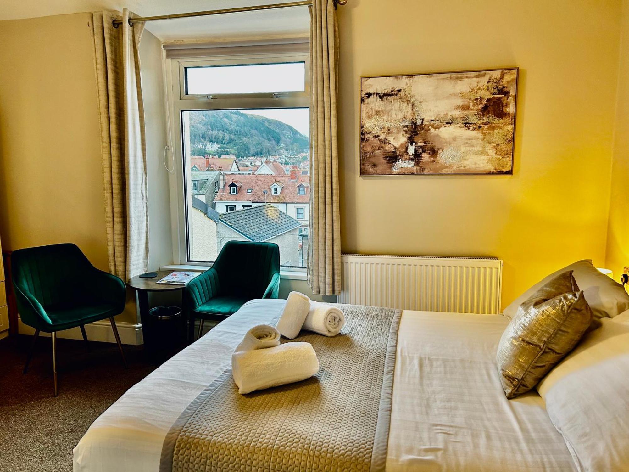 Hotel No5, Beachfront With Free Private Car Park Llandudno Exterior foto