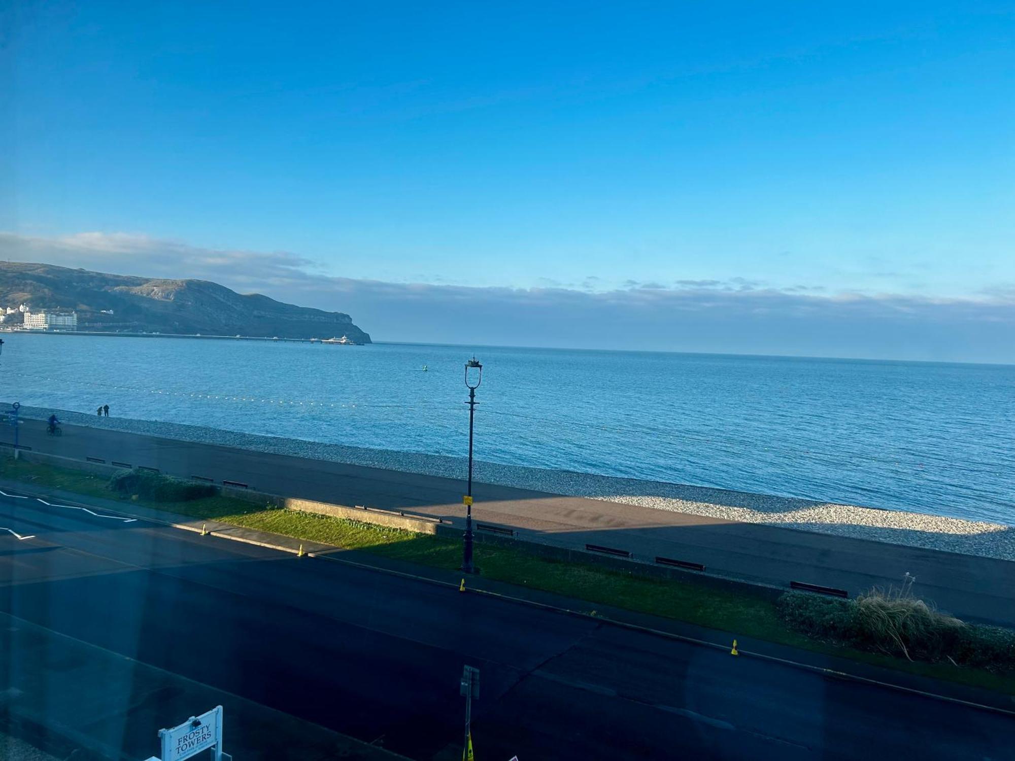 Hotel No5, Beachfront With Free Private Car Park Llandudno Exterior foto